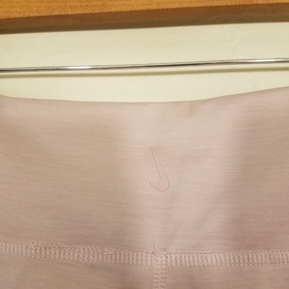 Nike Pink Cropped Leggings Size XL‎ - Picture 5 of 7